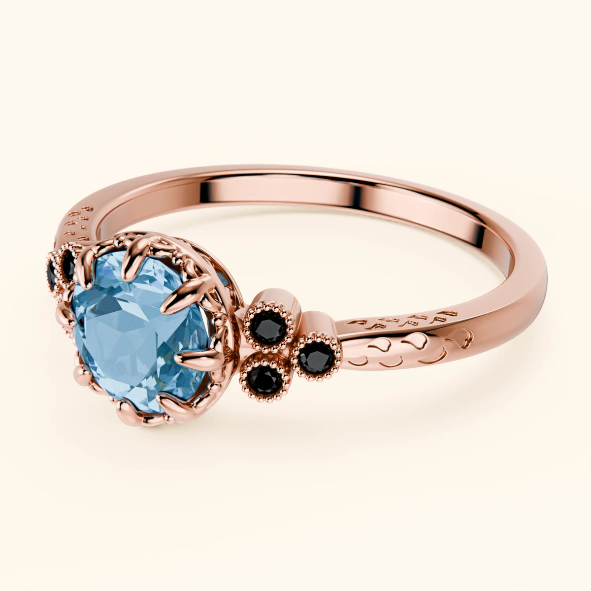 Pierścionek zaręczynowy Clarté – Topaz Swiss Blue 0,85 ct, kamienie boczne: czarny diament