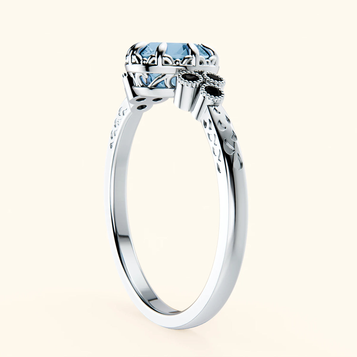 Pierścionek zaręczynowy Clarté – Topaz Swiss Blue 0,85 ct, kamienie boczne: czarny diament