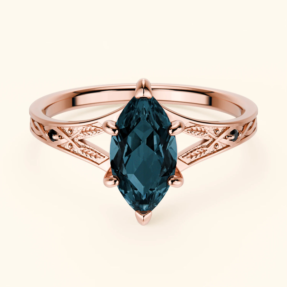 Pierścionek zaręczynowy Voile – Topaz London Blue 1,00 ct, kamienie boczne: czarny diament